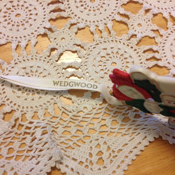 Wedgwood Gingerbread men in sleigh Christmas Ornament - Picture 5 of 5